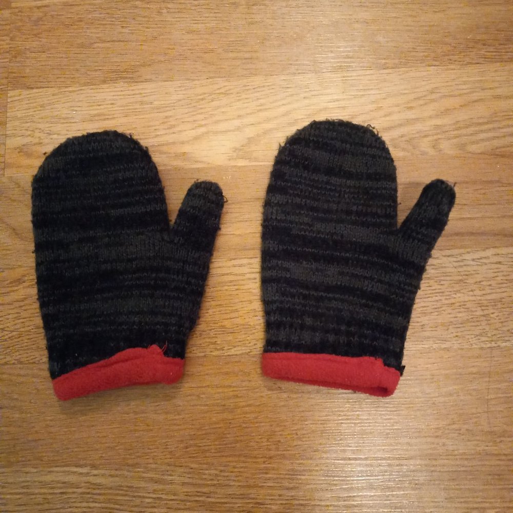 Kids Black Gloves